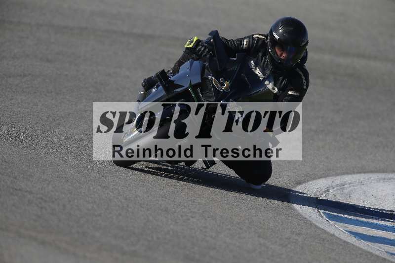 /Archiv-2024/02 29.01.-02.02.2024 Moto Center Thun Jerez/Gruppe schwarz-black/24